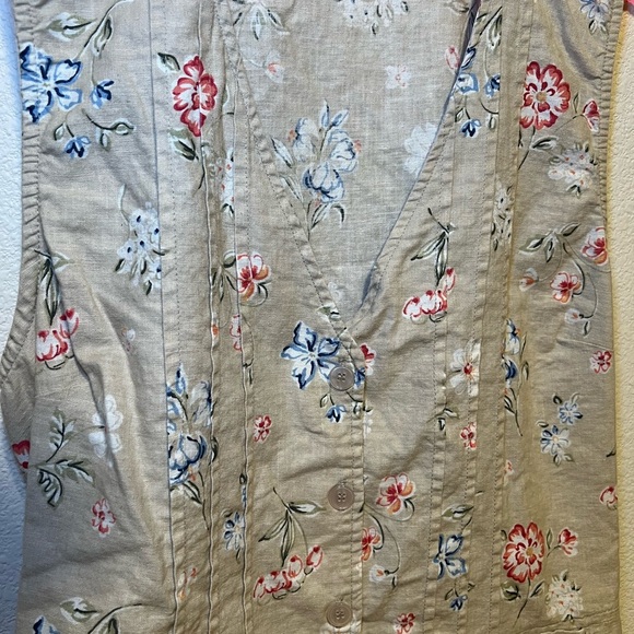 White Stag Floral Linen Top - Picture 2 of 4